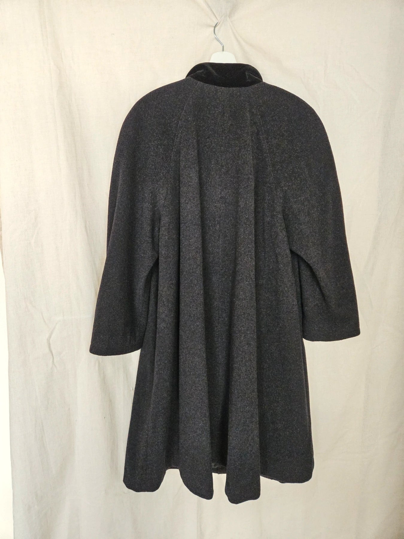 Noor - donkergrijze wollen mantel | XL