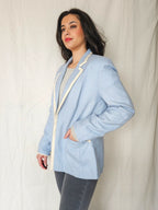 Elara - lichtblauwe blazer, zijde & wol | M