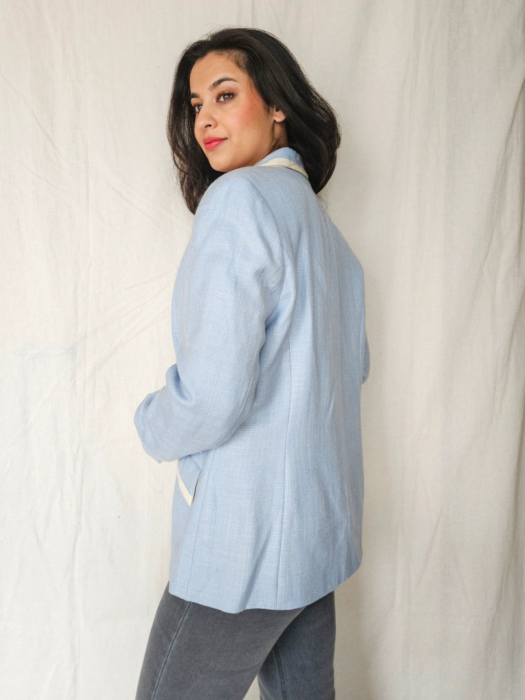 Elara - lichtblauwe blazer, zijde & wol | M
