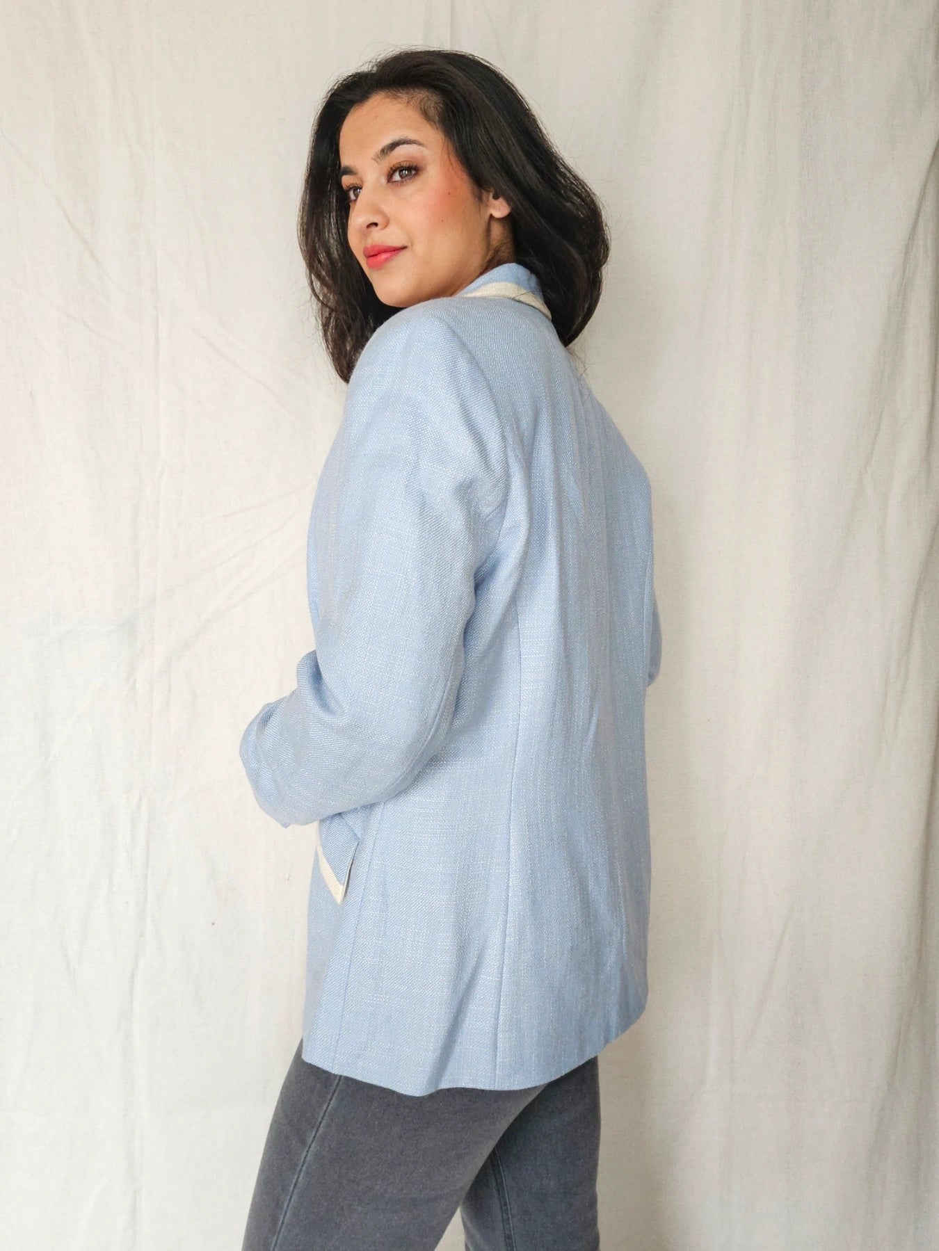 Elara - lichtblauwe blazer, zijde & wol | M
