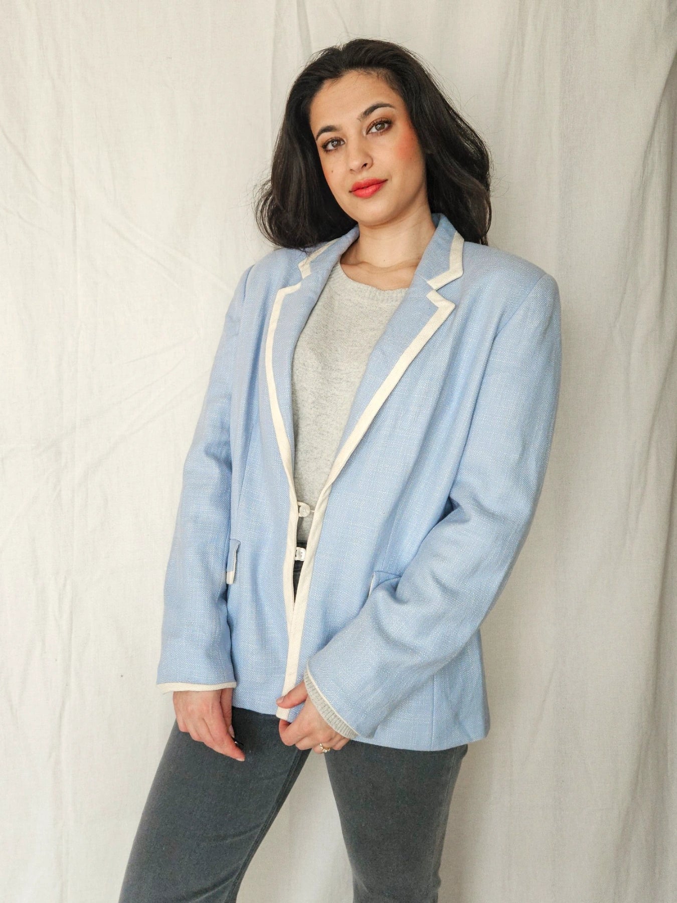Elara - lichtblauwe blazer, zijde & wol | M