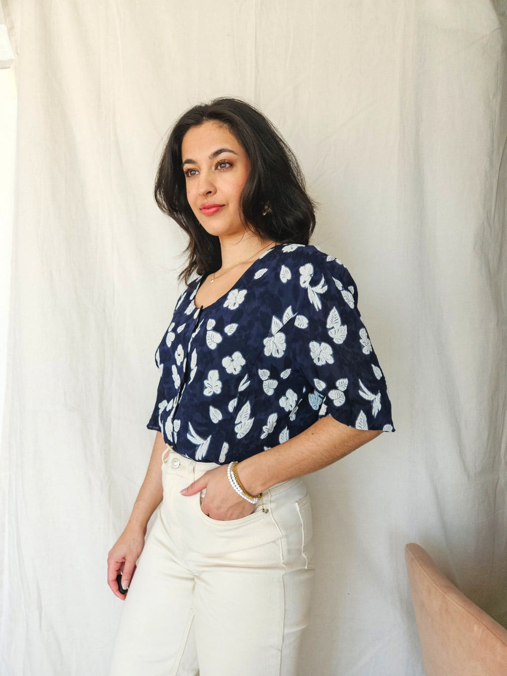 Tess - vintage top met witte bloemen, viscose | M