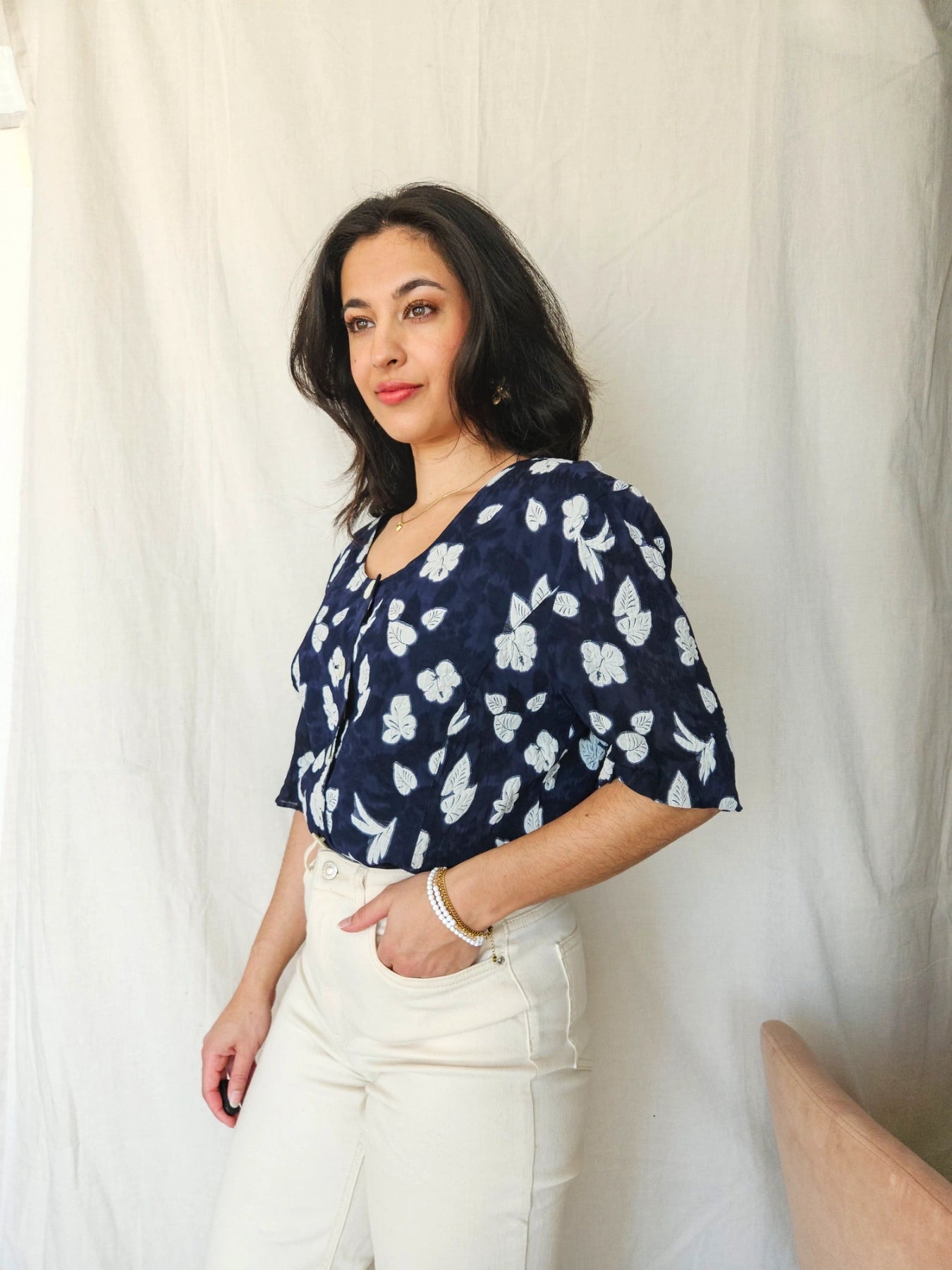 Tess - vintage top met witte bloemen, viscose | M