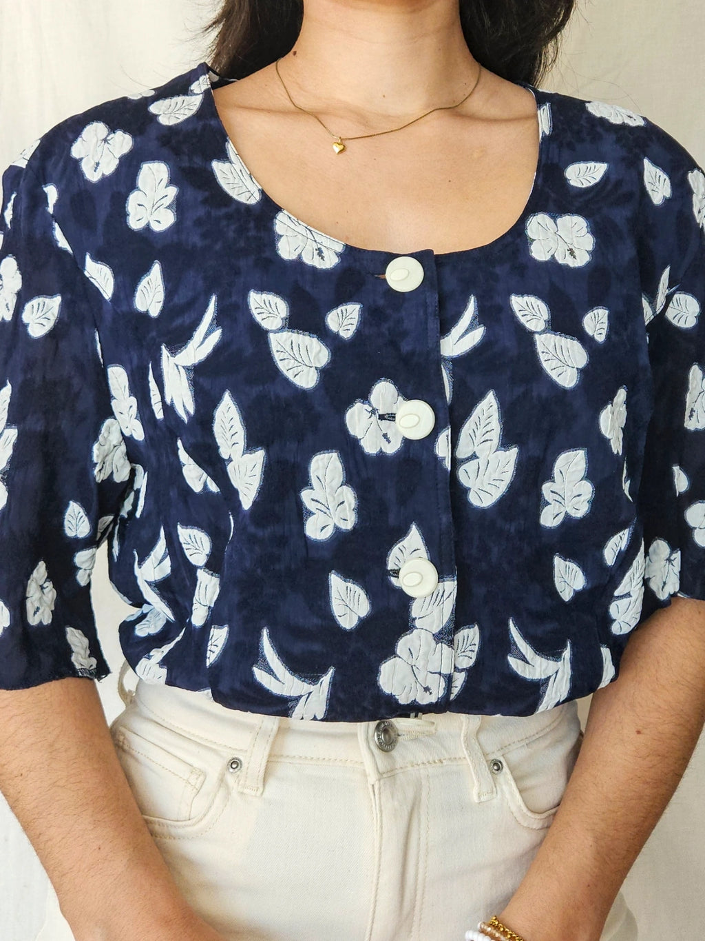 Tess - vintage top met witte bloemen, viscose | M