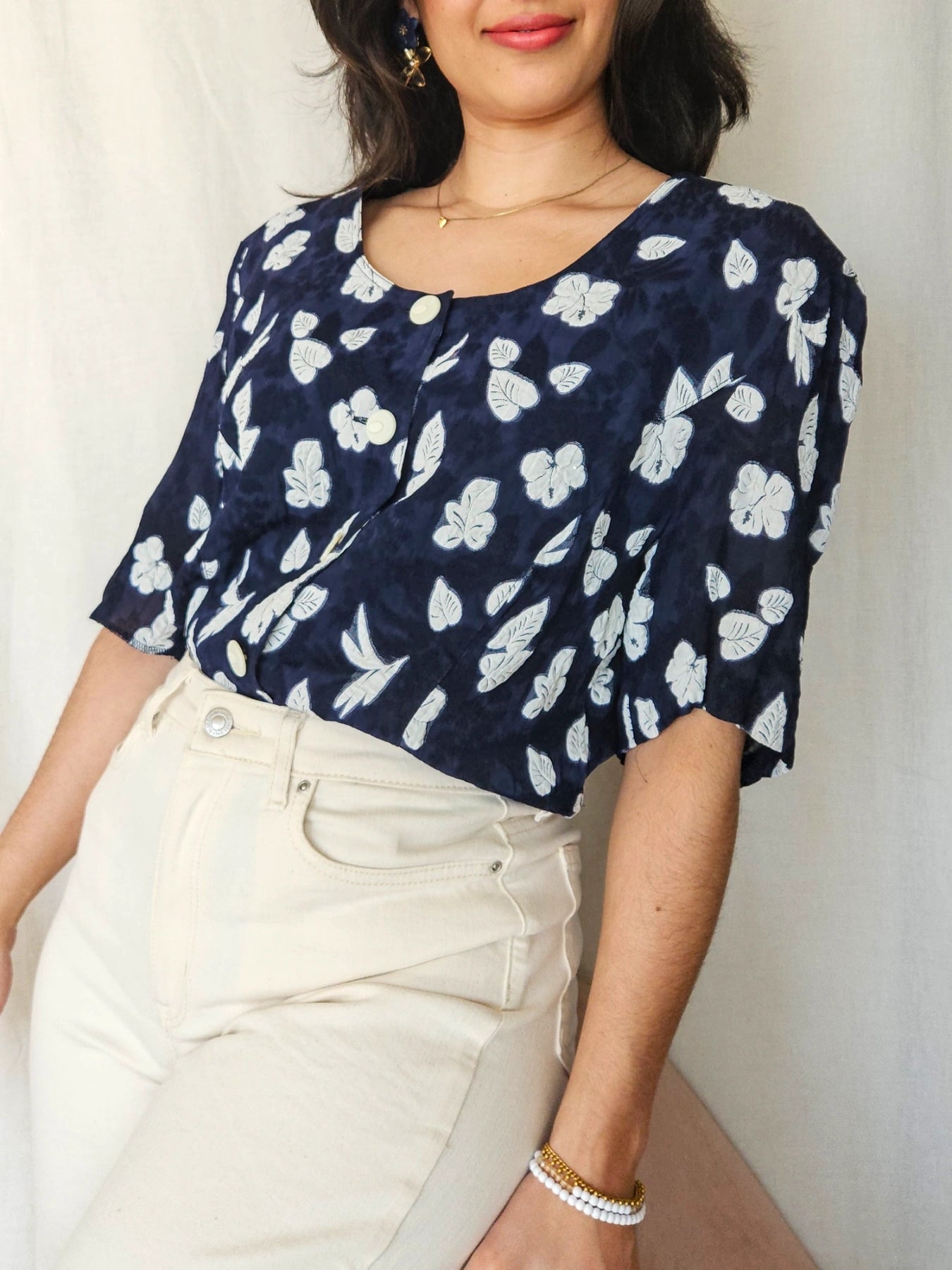 Tess - vintage top met witte bloemen, viscose | M