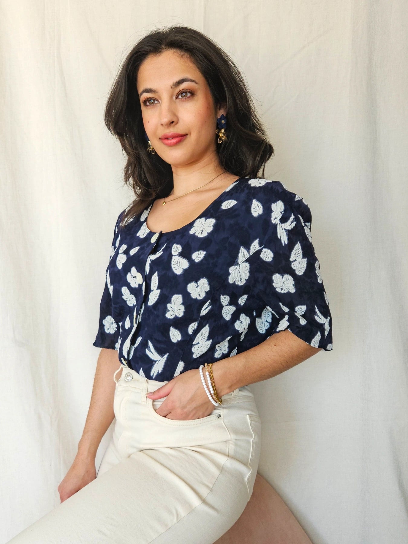 Tess - vintage top met witte bloemen, viscose | M