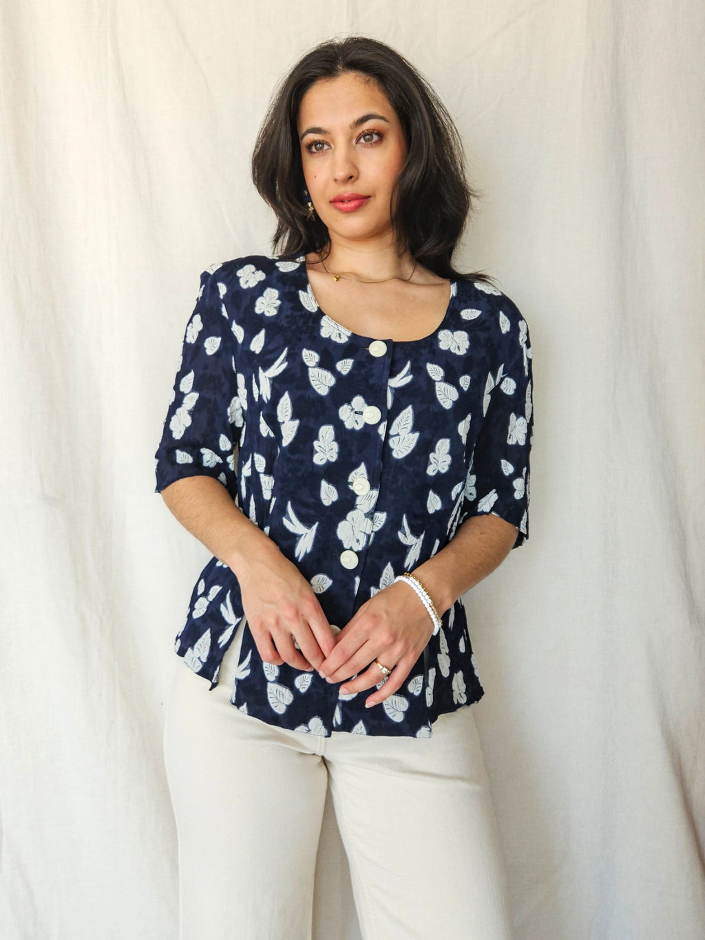 Tess - vintage top met witte bloemen, viscose | M