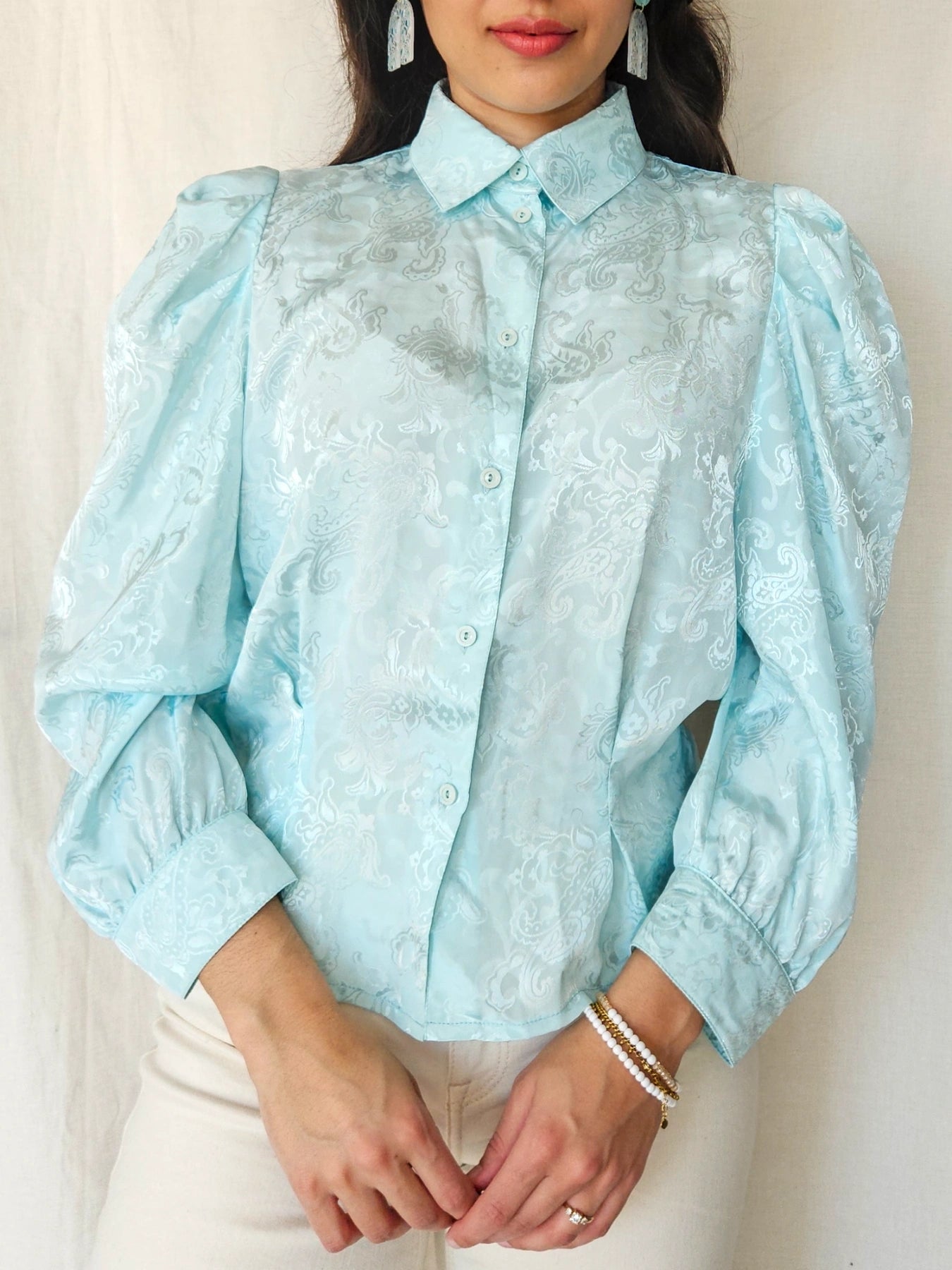 Pearl - lichtblauwe vintage blouse | L