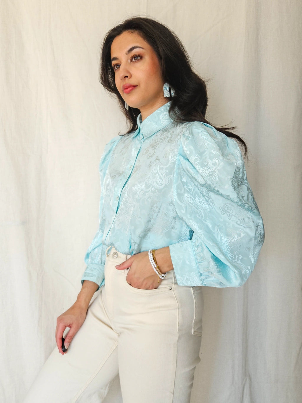 Pearl - lichtblauwe vintage blouse | L