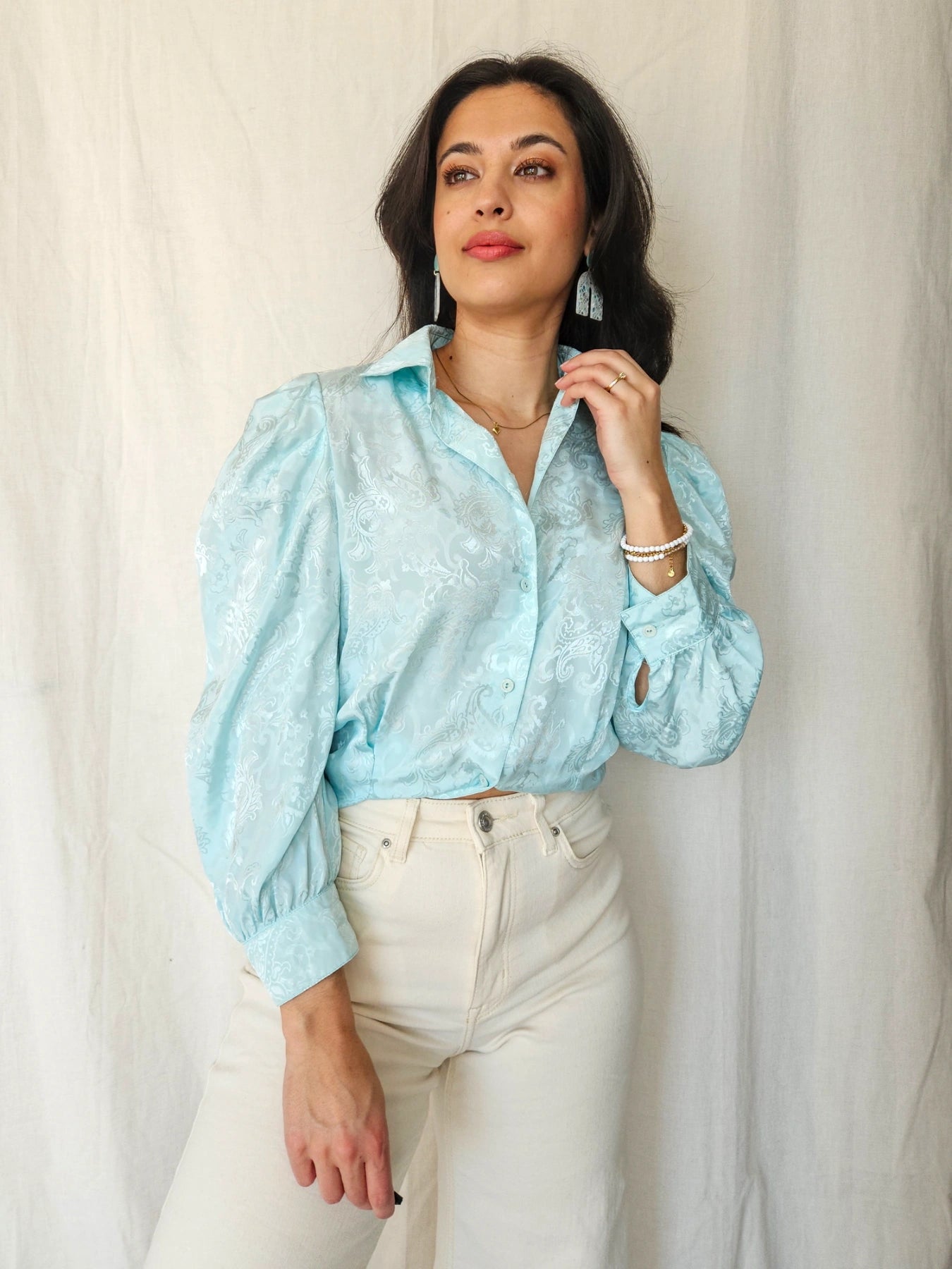 Pearl - lichtblauwe vintage blouse | L