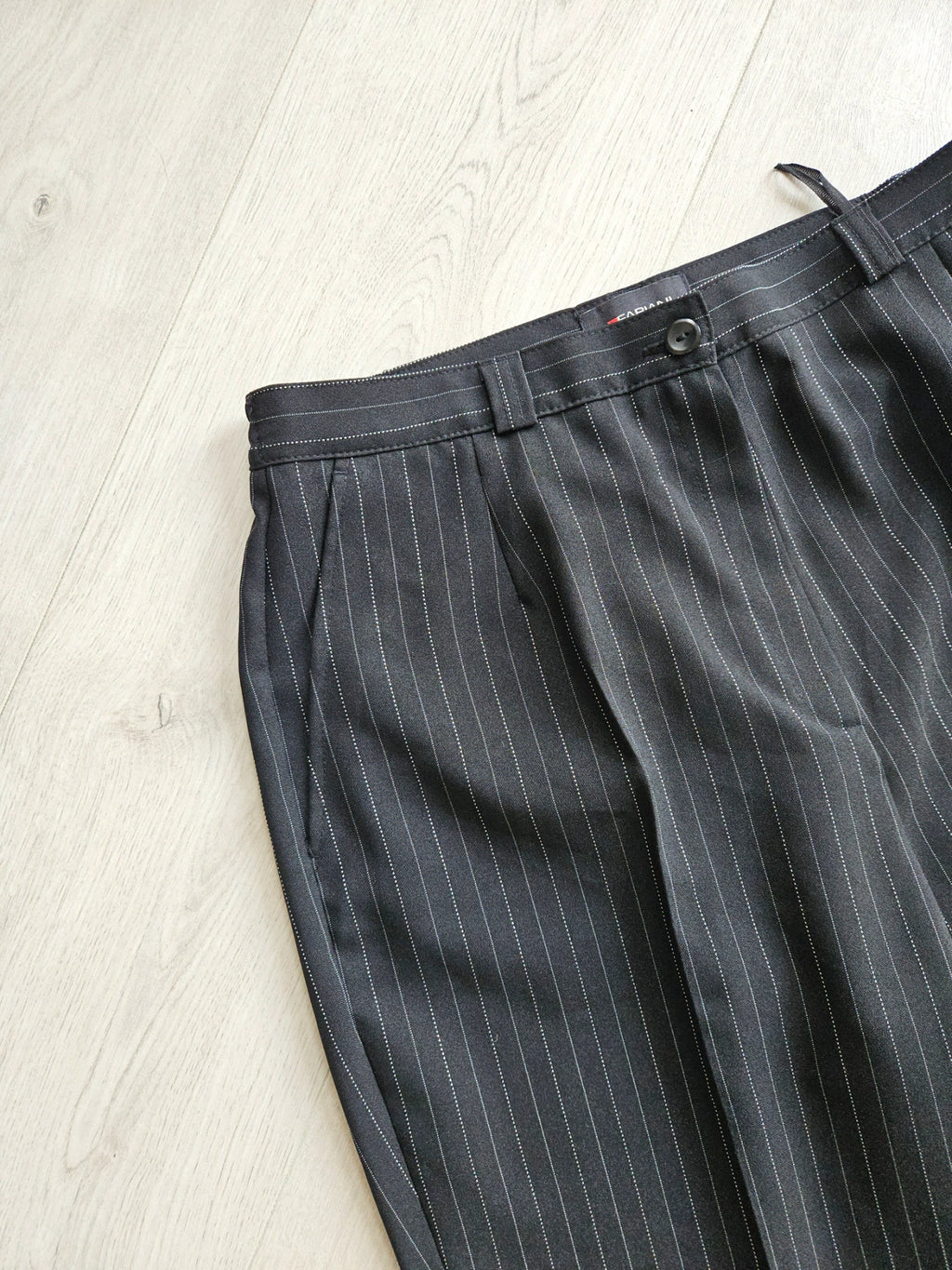 Ingrid - zwarte vintage pantalon met witte strepen | XL