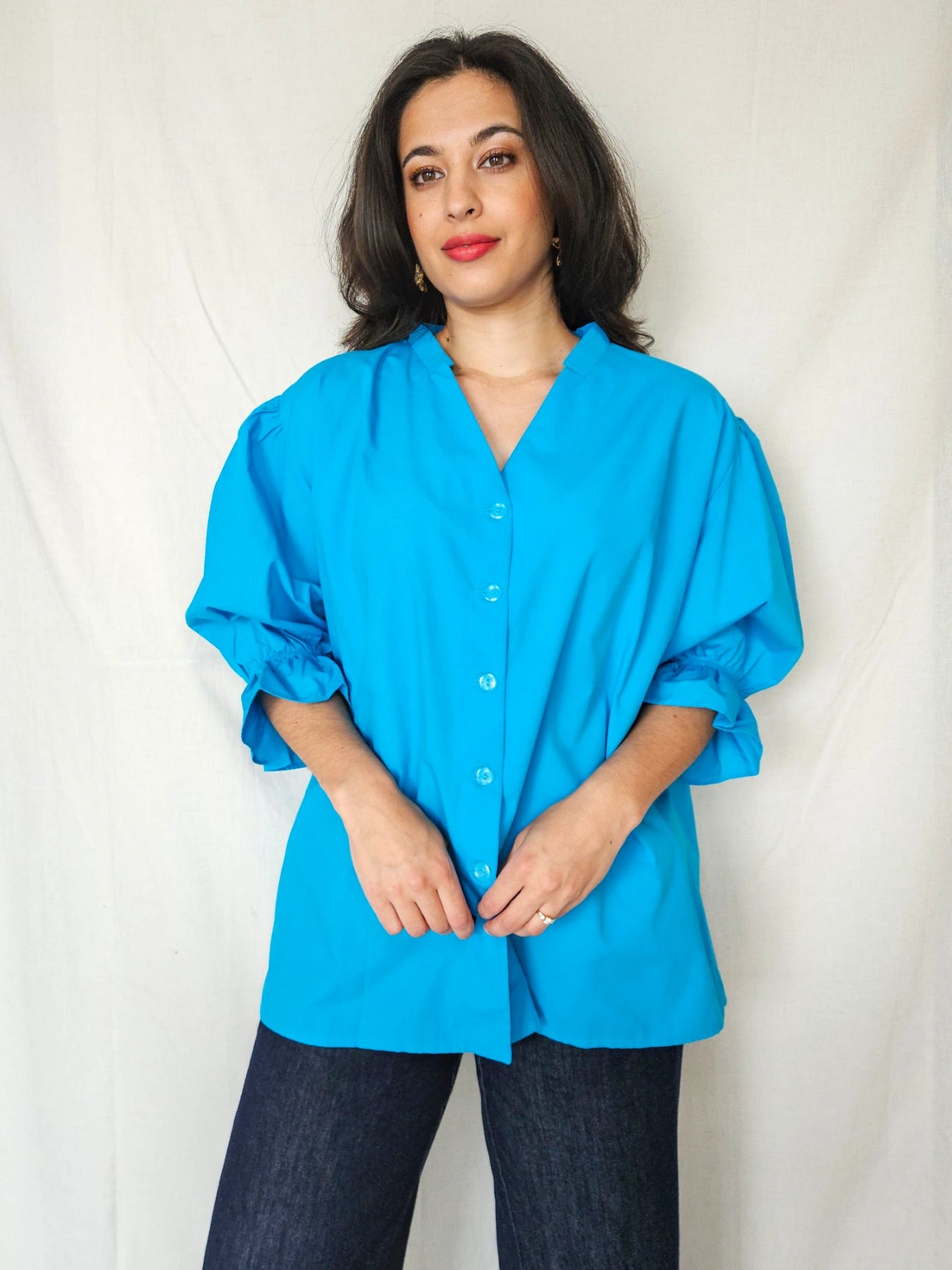Yara - blauwe vintage blouse met ruffles, katoen | XXL