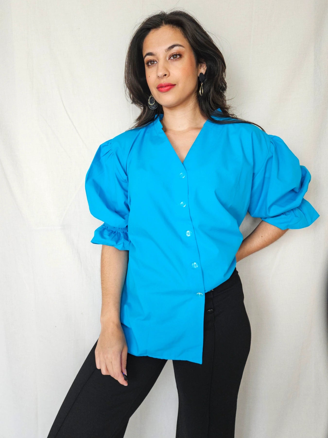 Yara - blauwe vintage blouse met ruffles, katoen | XXL