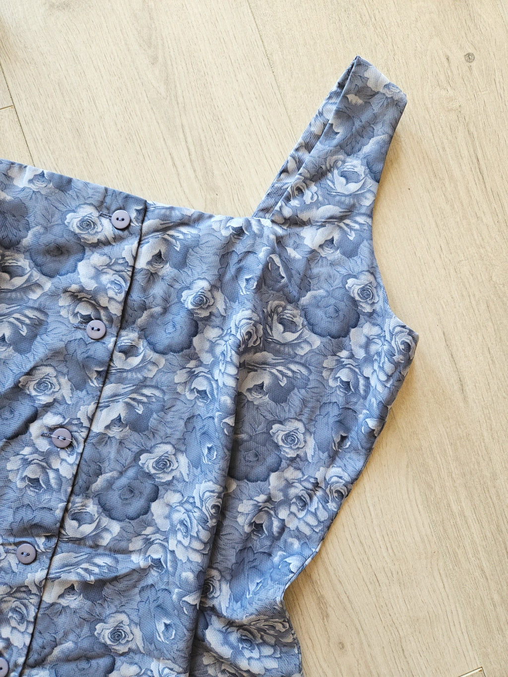 Eirene - blauwe vintage top met rozen | XXL