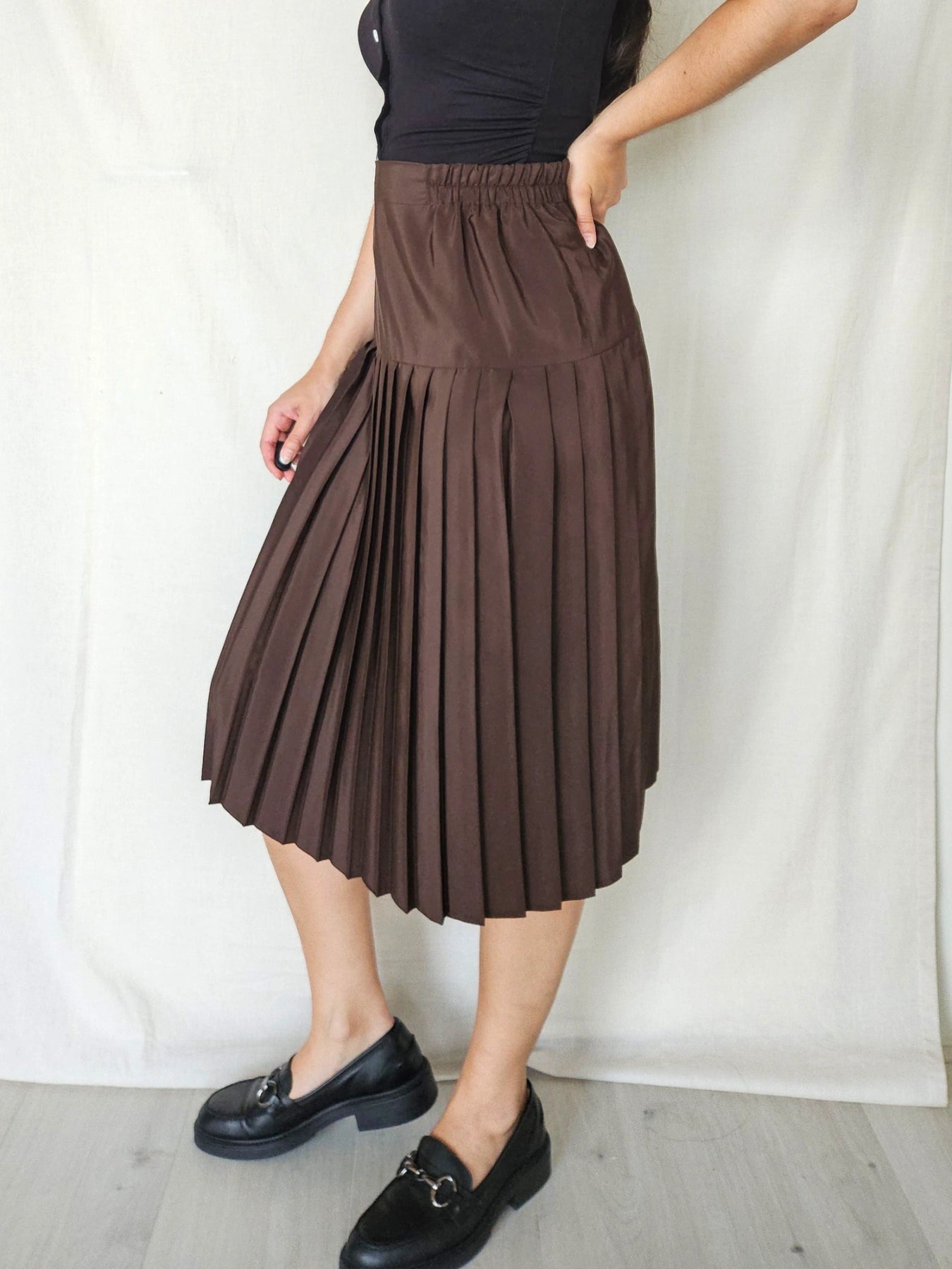 Nuria - bruine vintage plooirok met zijde | L/XL