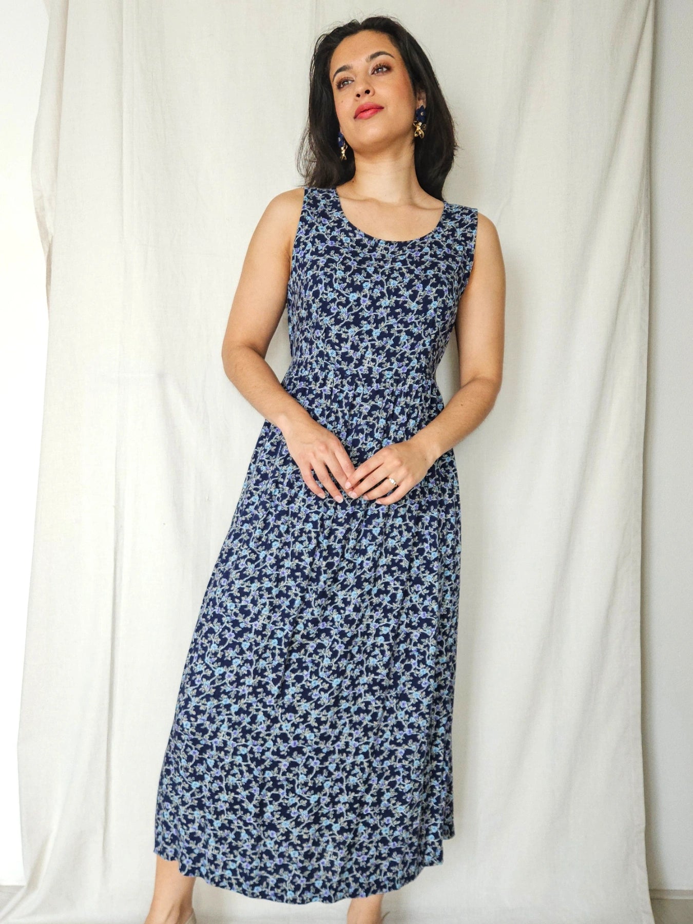Hila - donkerblauwe mouwloze vintage jurk | M