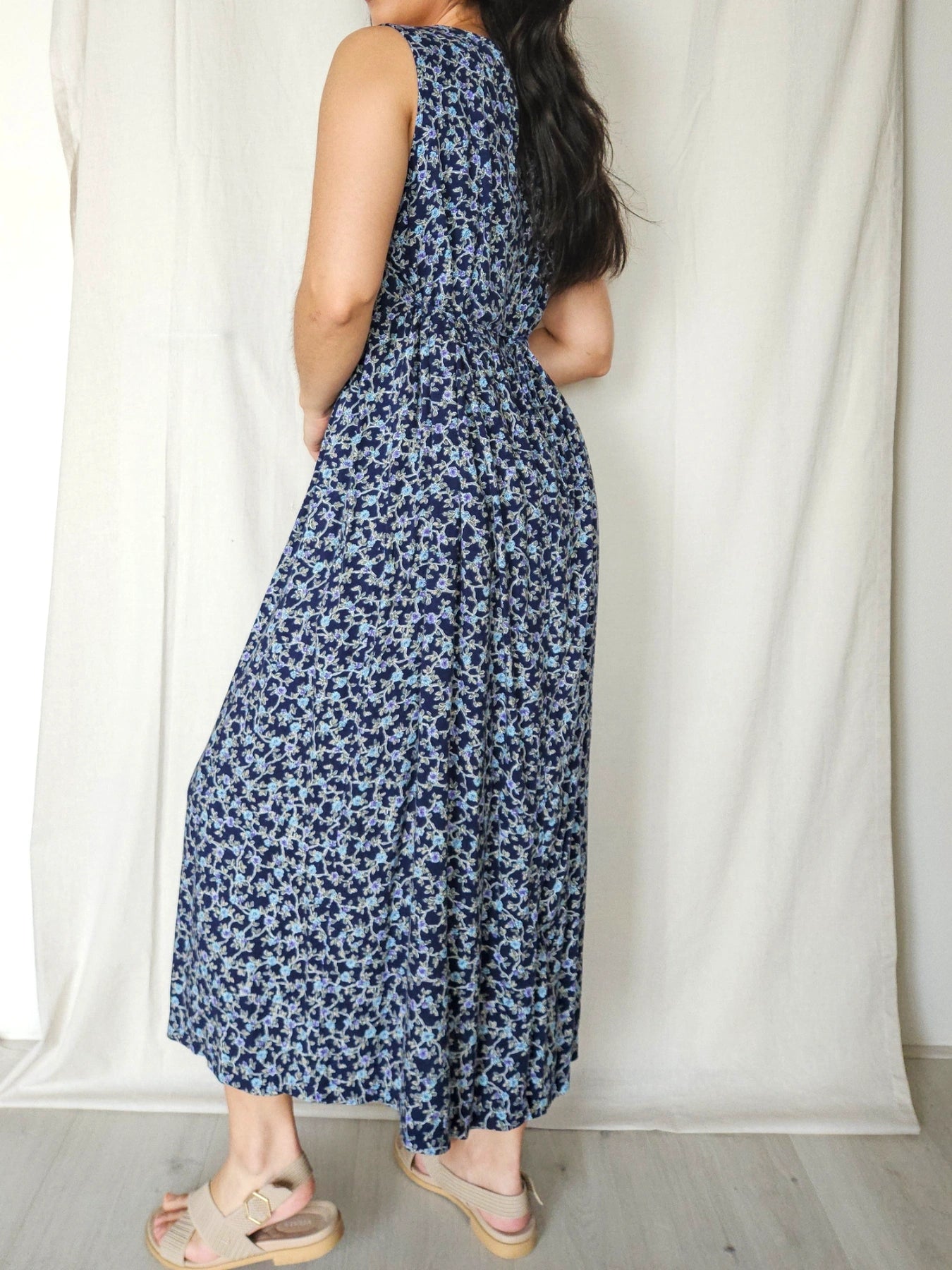 Hila - donkerblauwe mouwloze vintage jurk | M