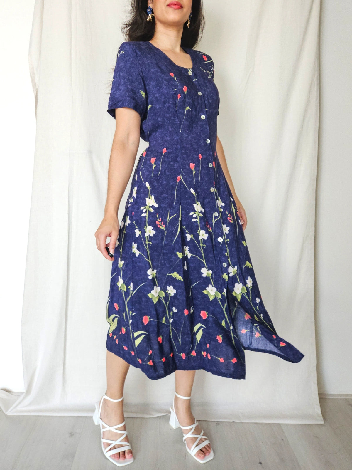 Simone - donkerblauwe vintage jurk met bloemen | M