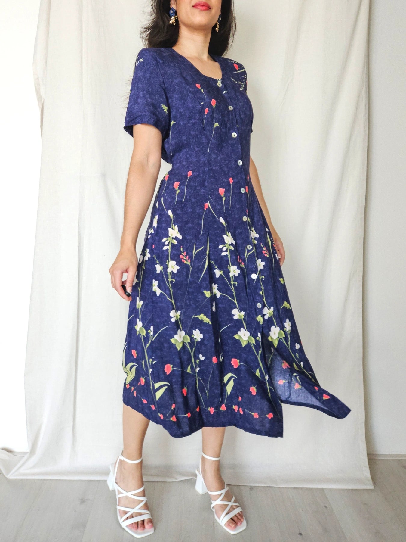 Simone - donkerblauwe vintage jurk met bloemen | M