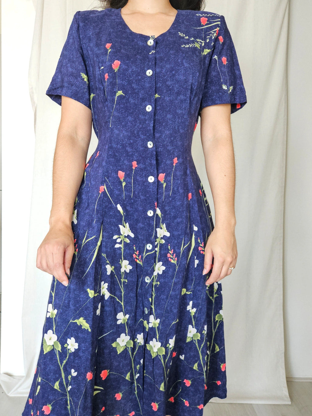Simone - donkerblauwe vintage jurk met bloemen | M