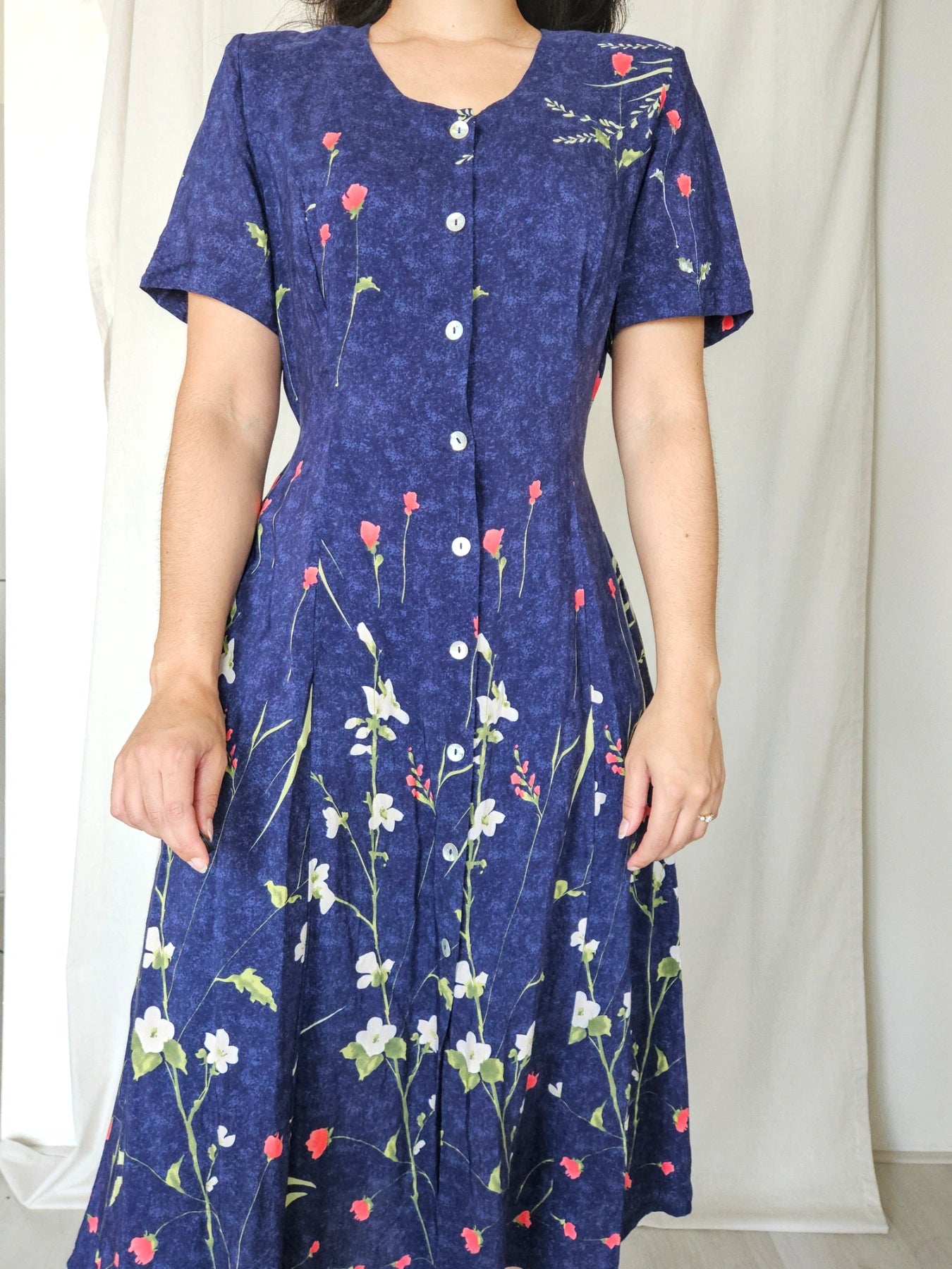 Simone - donkerblauwe vintage jurk met bloemen | M