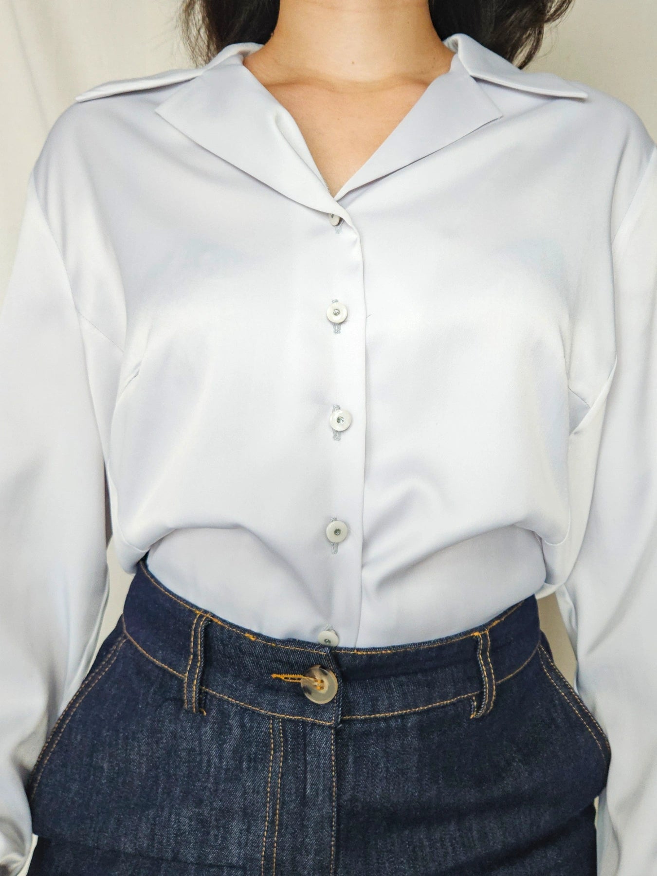 Clio - lichtgrijze vintage blouse | M