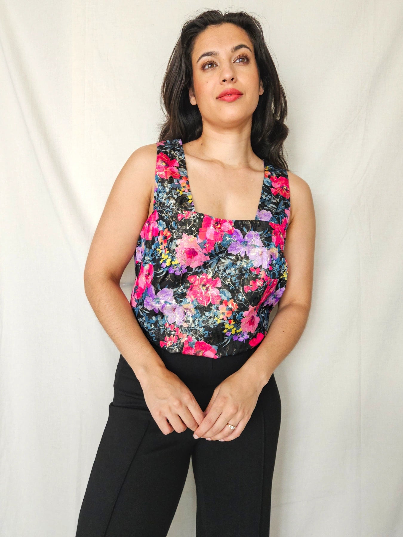 Astra - kleurrijke vintage top met glans | M