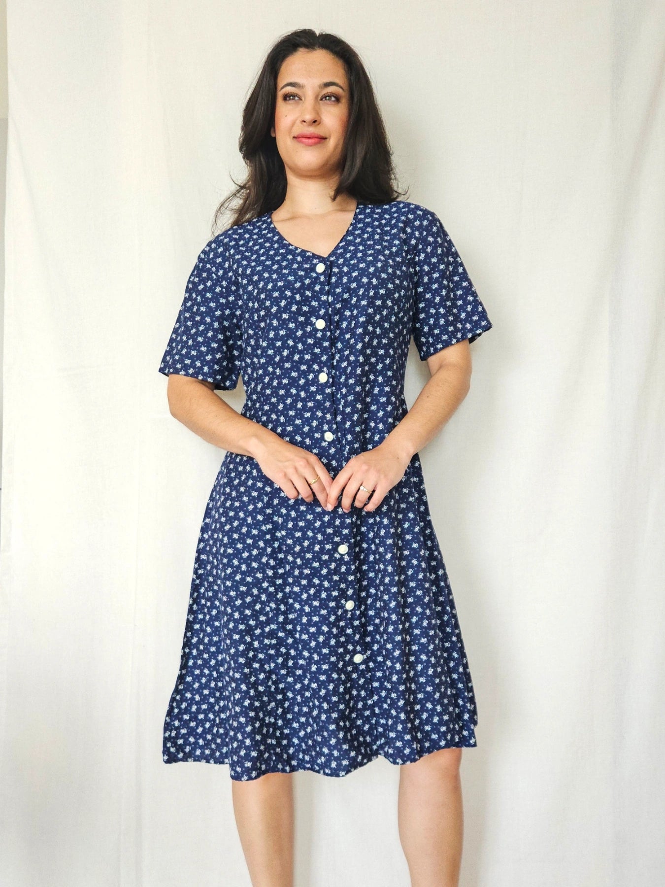 Stella - donkerblauwe vintage jurk met bloemen | L