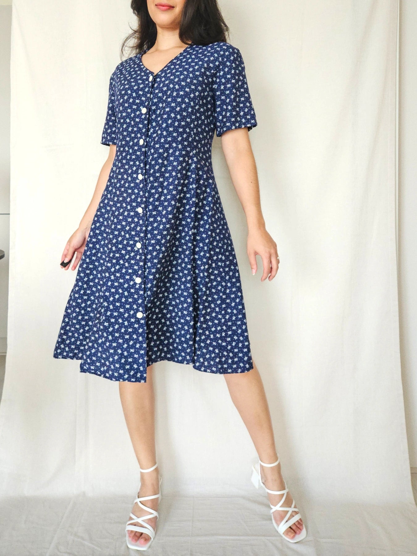 Stella - donkerblauwe vintage jurk met bloemen | L