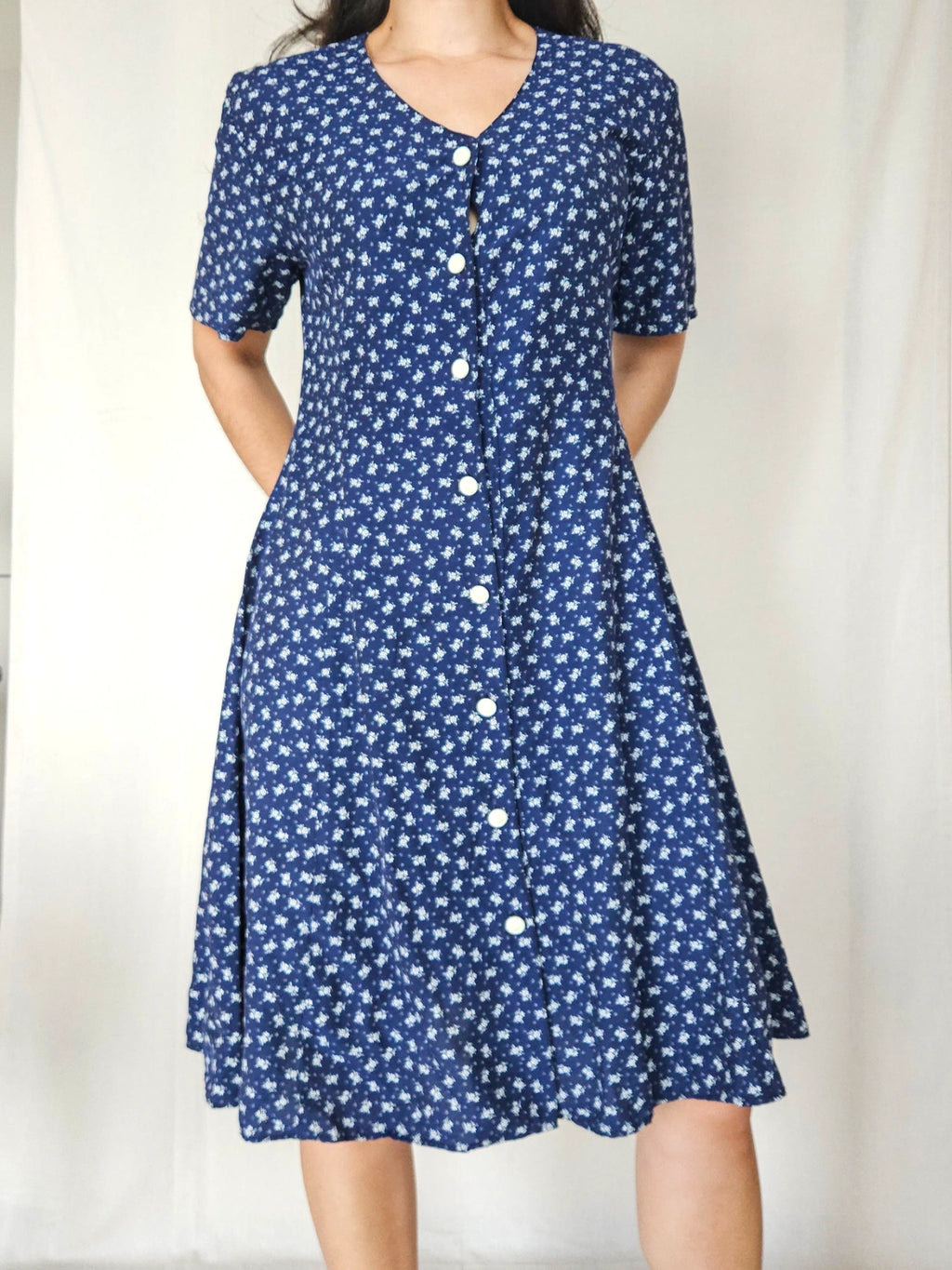 Stella - donkerblauwe vintage jurk met bloemen | L