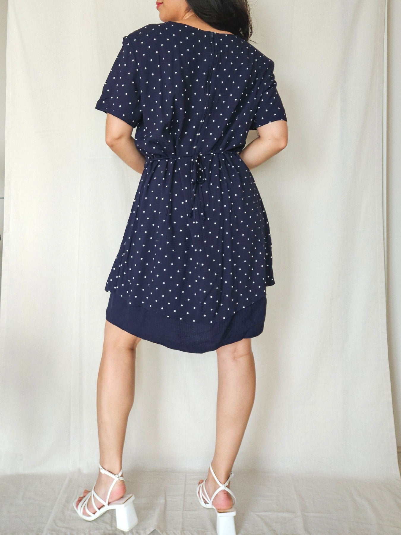 Sara - donkerblauwe vintage jurk met stippen | XXL