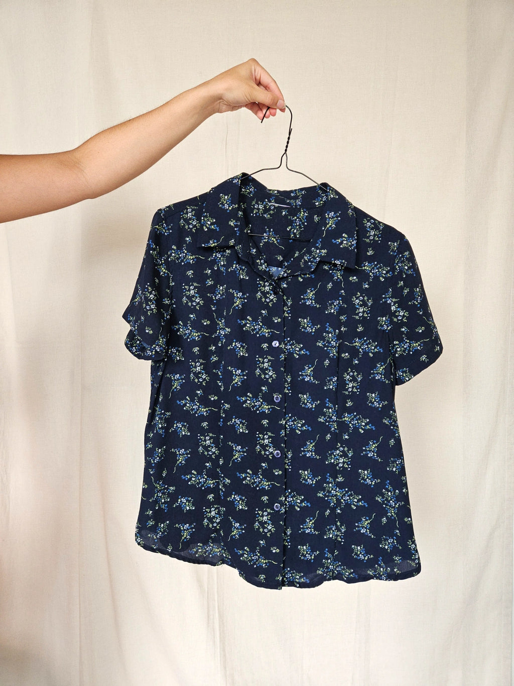 Salome - donkerblauwe vintage blouse met korte mouw | M