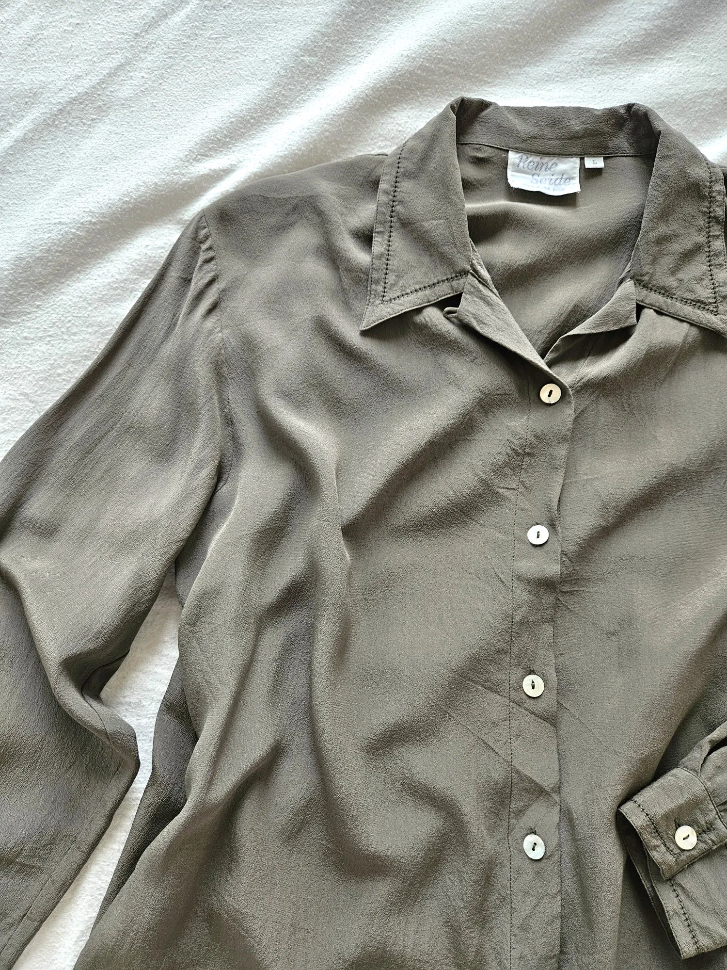 Olive-colored 100% silk blouse | L