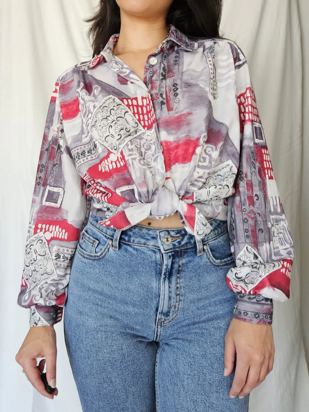 Vintage blouse with gray and red print | L