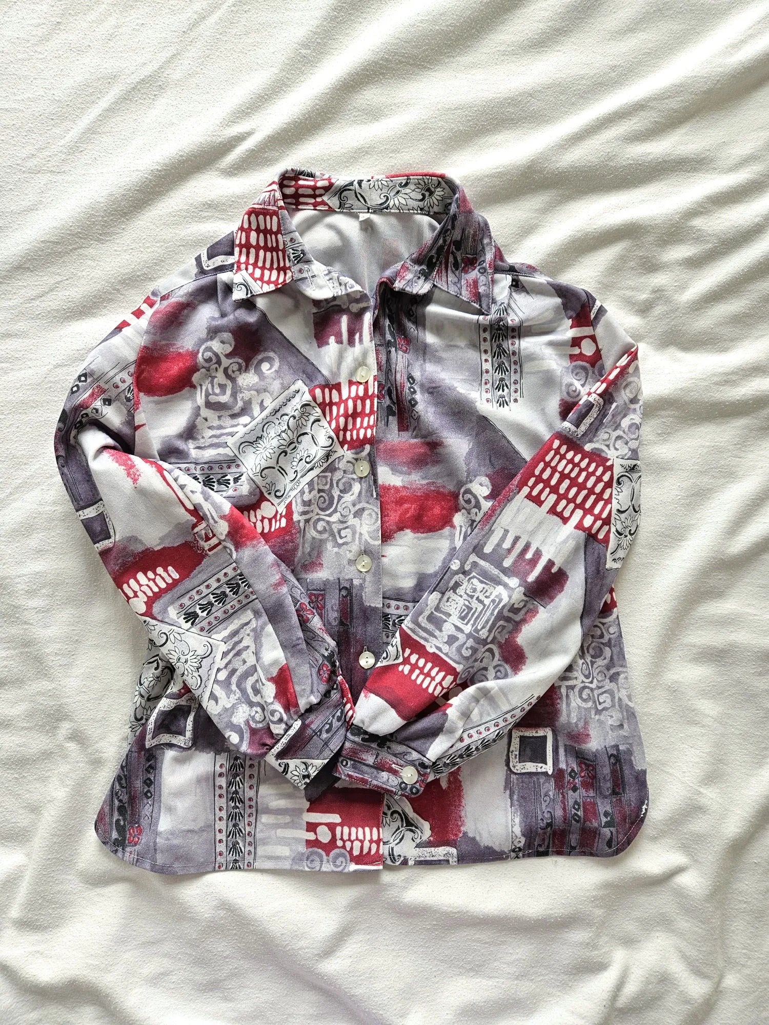 Vintage blouse with gray and red print | L