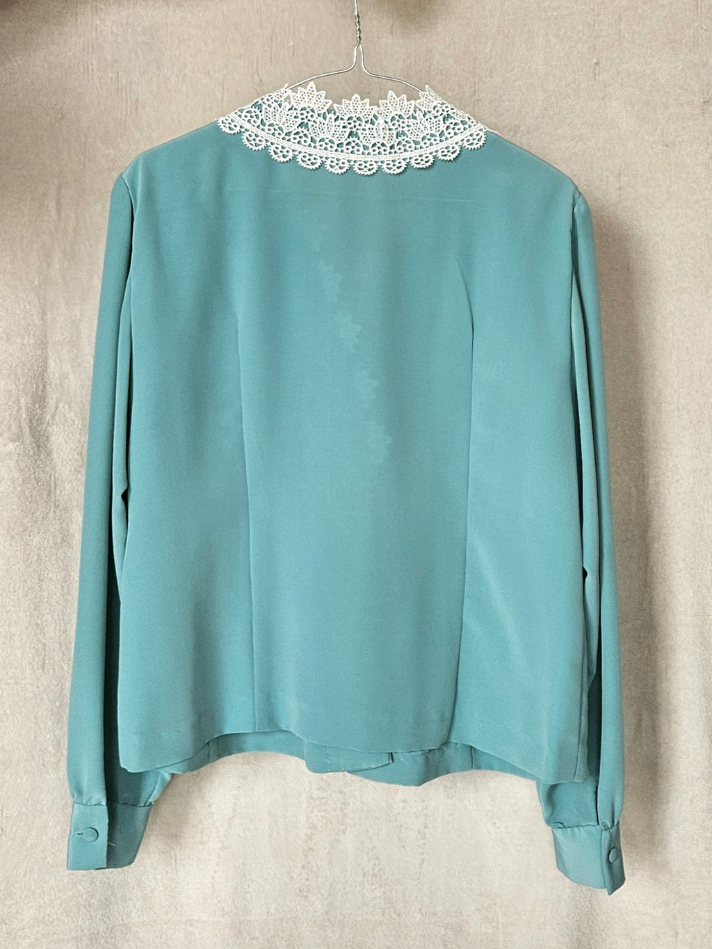 Handmade azure blue vintage blouse with white lace | L