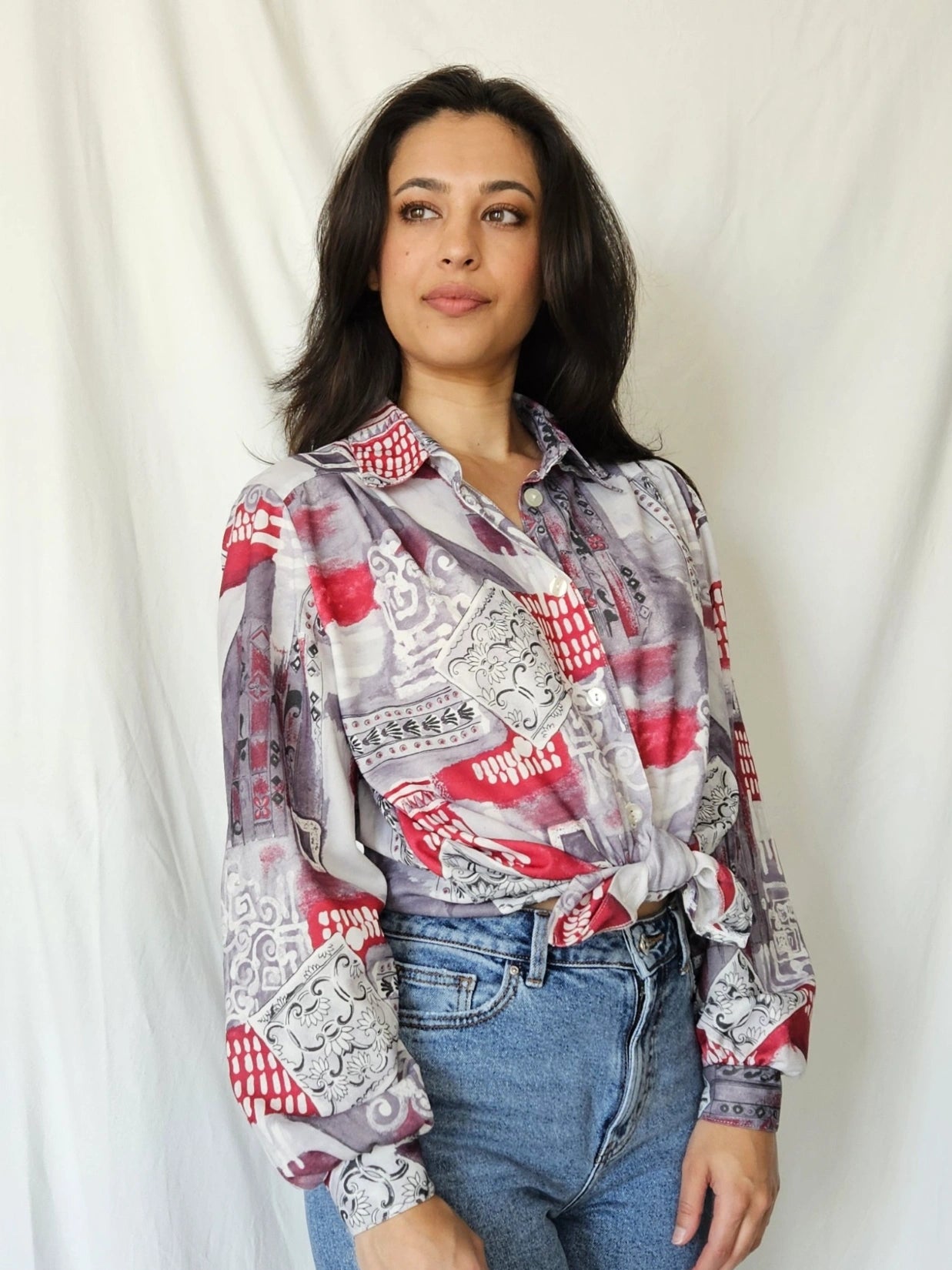 Vintage blouse with gray and red print | L