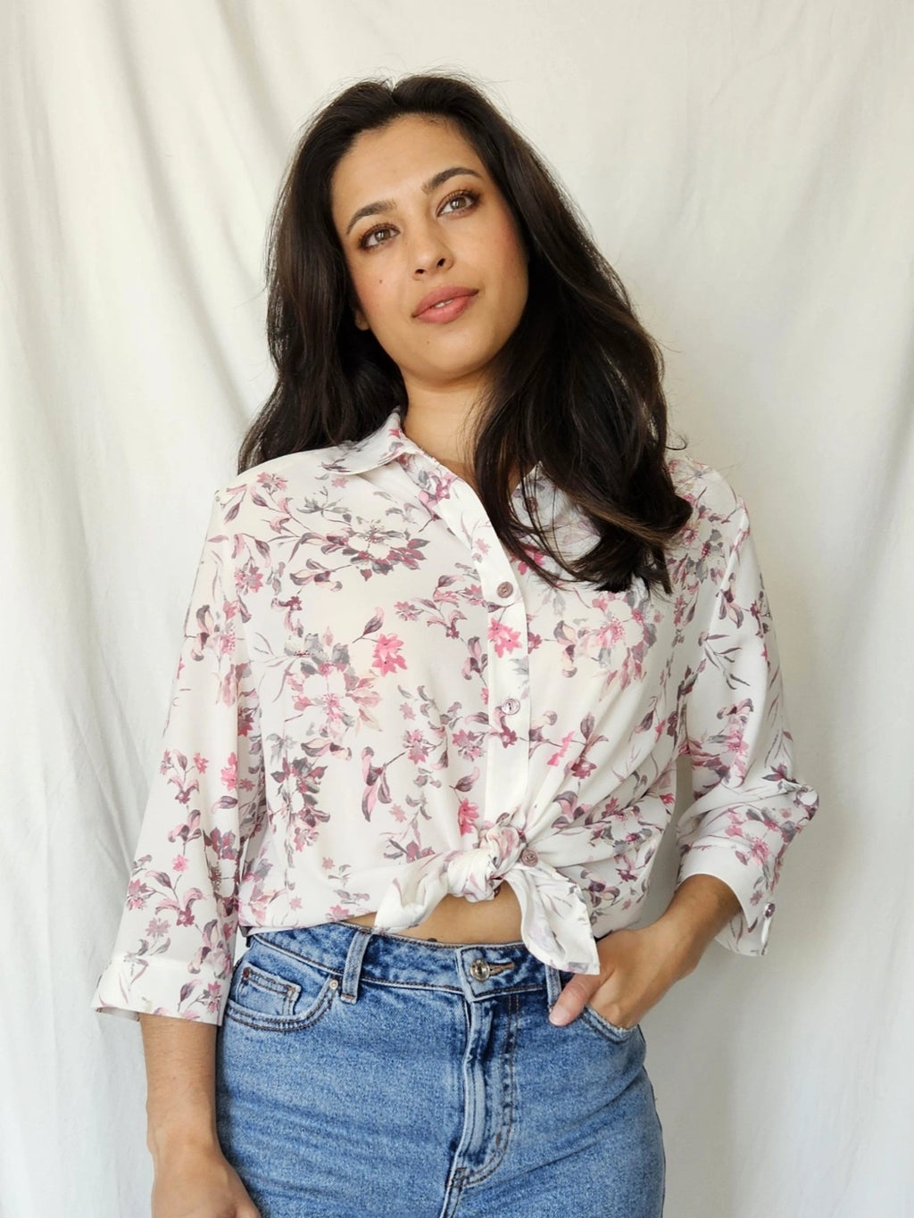 White vintage blouse with flowers | XL