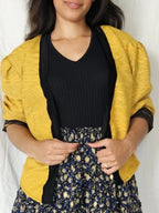 Okergeel crêpe vintage jasje met applicatie | L