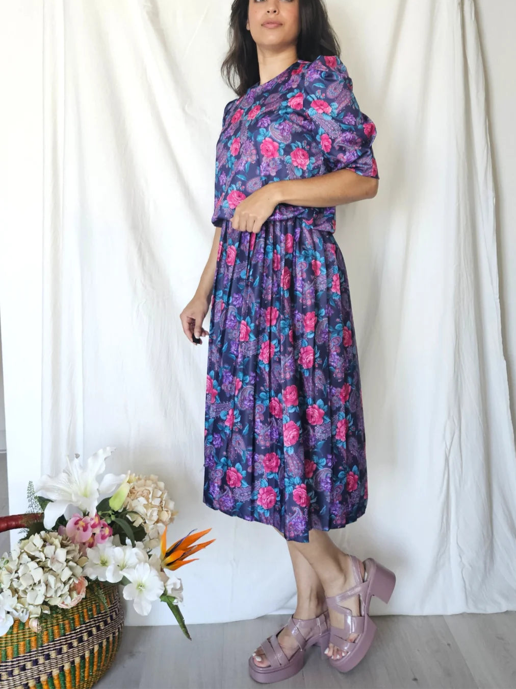 Zwierige 80s vintage jurk met lichte glans | M