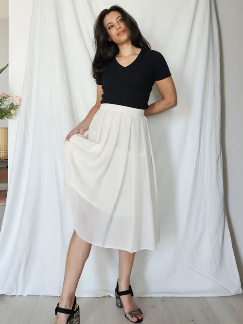 Chic white vintage pleated skirt | XL
