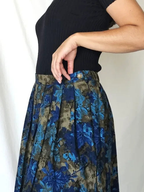 Dun wollen vintage rok met blauwe bloemen | M/L