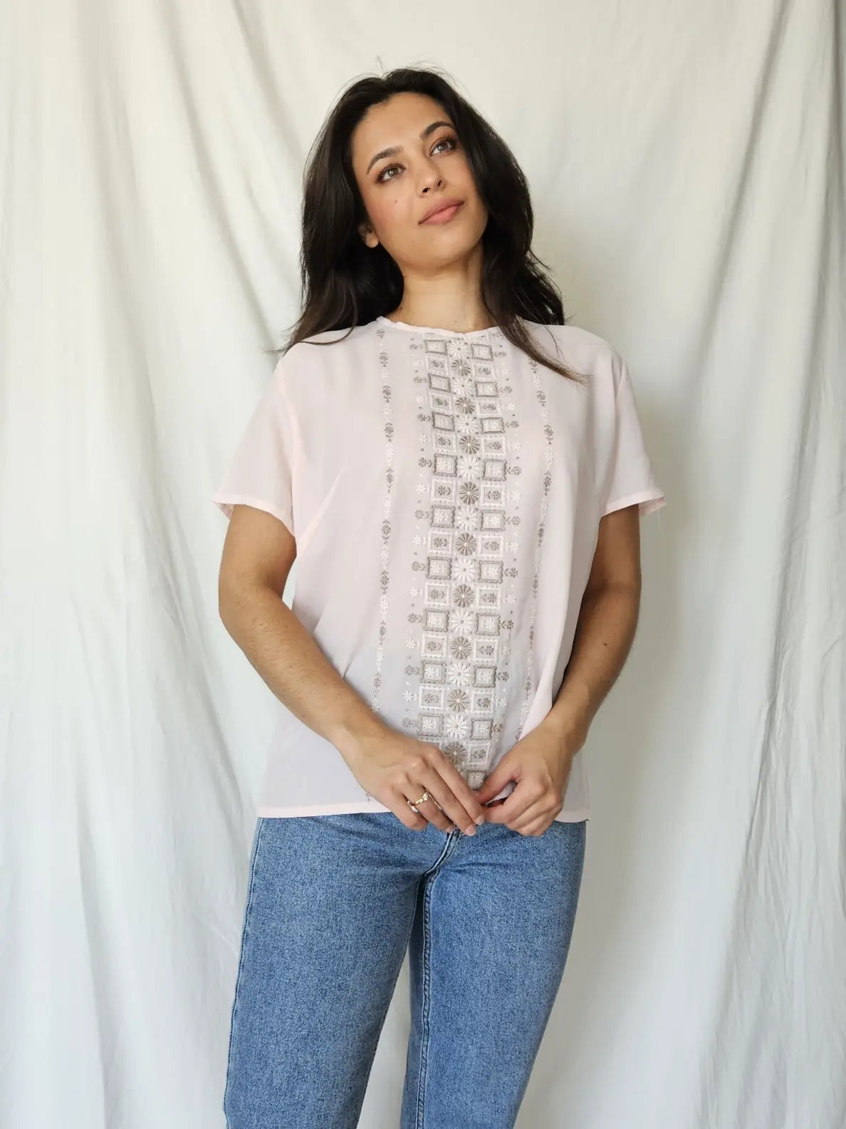 Lichtroze vintage top met borduursels | L
