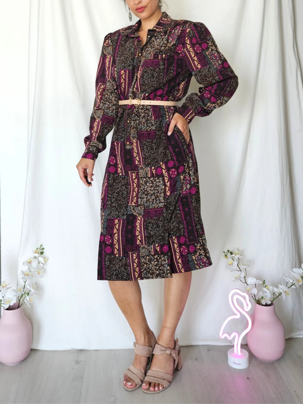 Vintage jurk met rijke patronen en gouden knopen | M/L