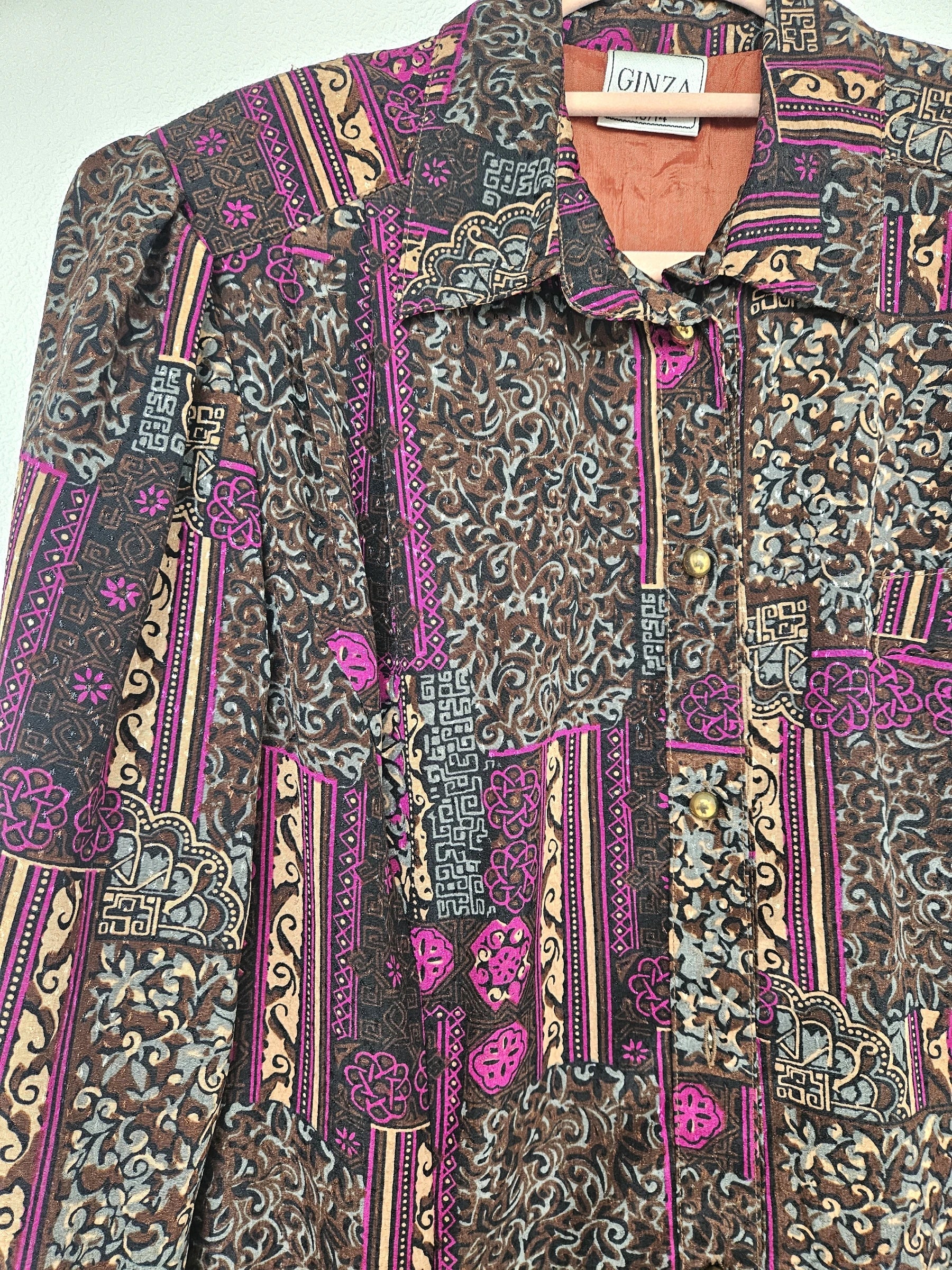 Vintage jurk met rijke patronen en gouden knopen | M/L
