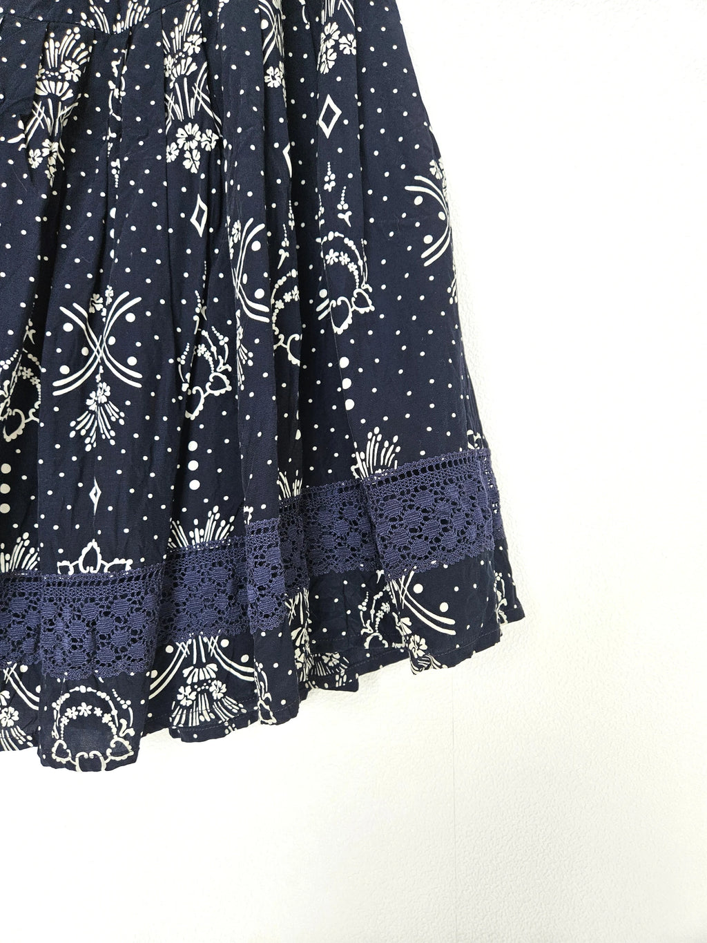 Short dark blue vintage skirt with lace | S/M