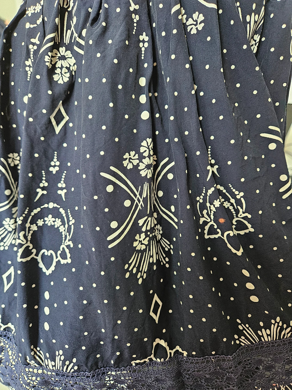 Short dark blue vintage skirt with lace | S/M