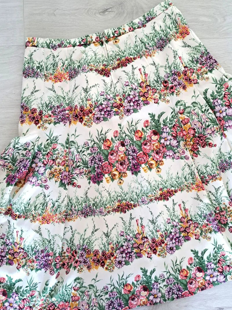 Vintage A-lijn rok met bloemen tekeningen | XL