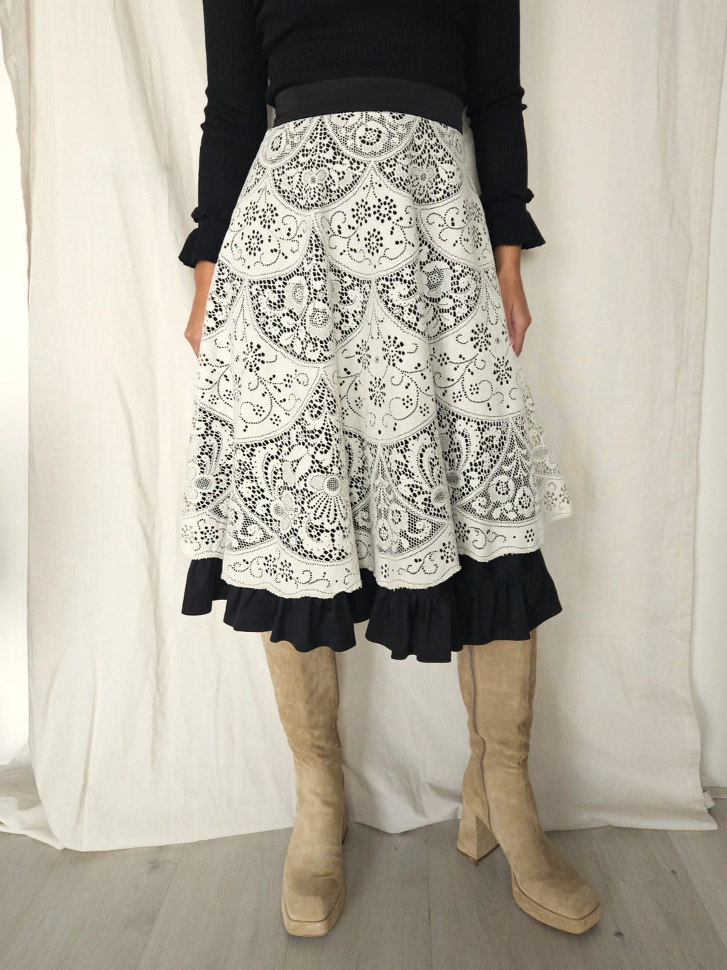 Black button-through vintage skirt with white lace and ruffles | S