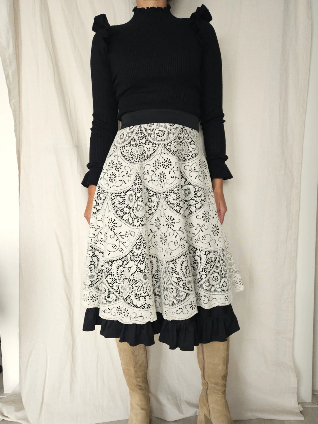 Black button-through vintage skirt with white lace and ruffles | S